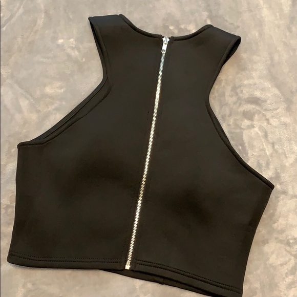 NWOT TOBI HIGH NECK SLEEVELESS CROP TOP - Picture 3 of 8